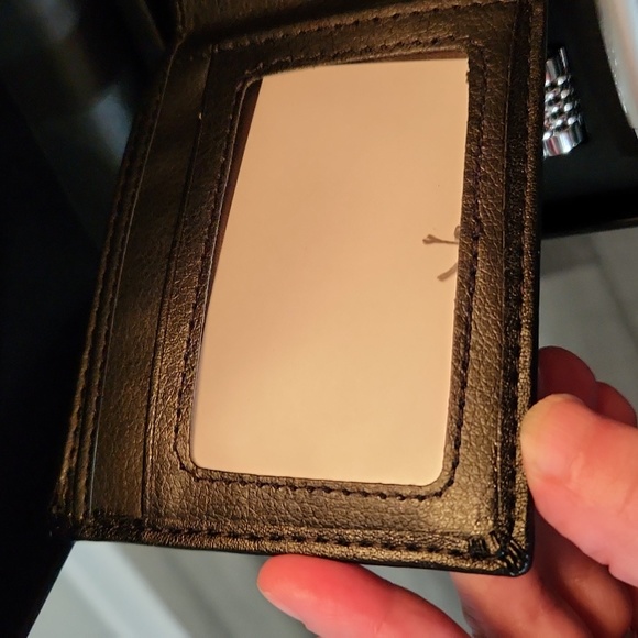 NWT L&Co Men's Stainless Steel watch, wallet, and refillable pen gift set - Picture 7 of 8